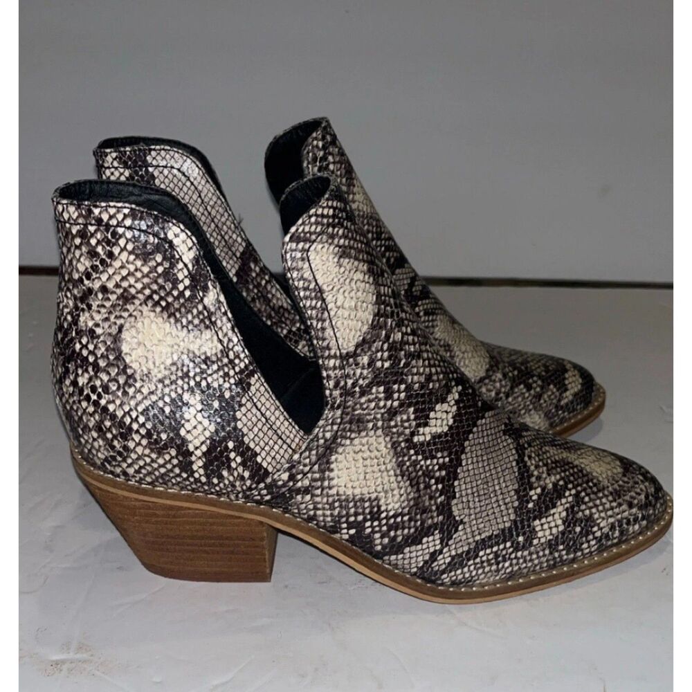 Beast Fashion Snake Print Boots Heels Faux Leather Ankle Womens Size 8.5